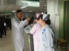 节后门诊患者激增，志愿服务保障有序就医