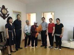 徐州市肿瘤医院党委走访慰问离休干部、老党员