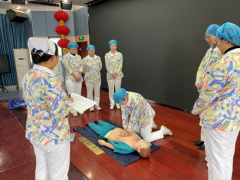 徐州市血液中心献血服务科开展心肺复苏操作考核